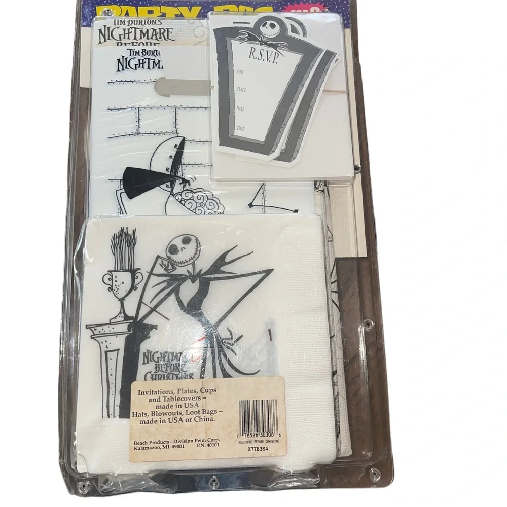 Vintage NIGHTMARE BEFORE CHRISTMAS PARTY PAC SET VINTAGE SEALED  65 Pieces.